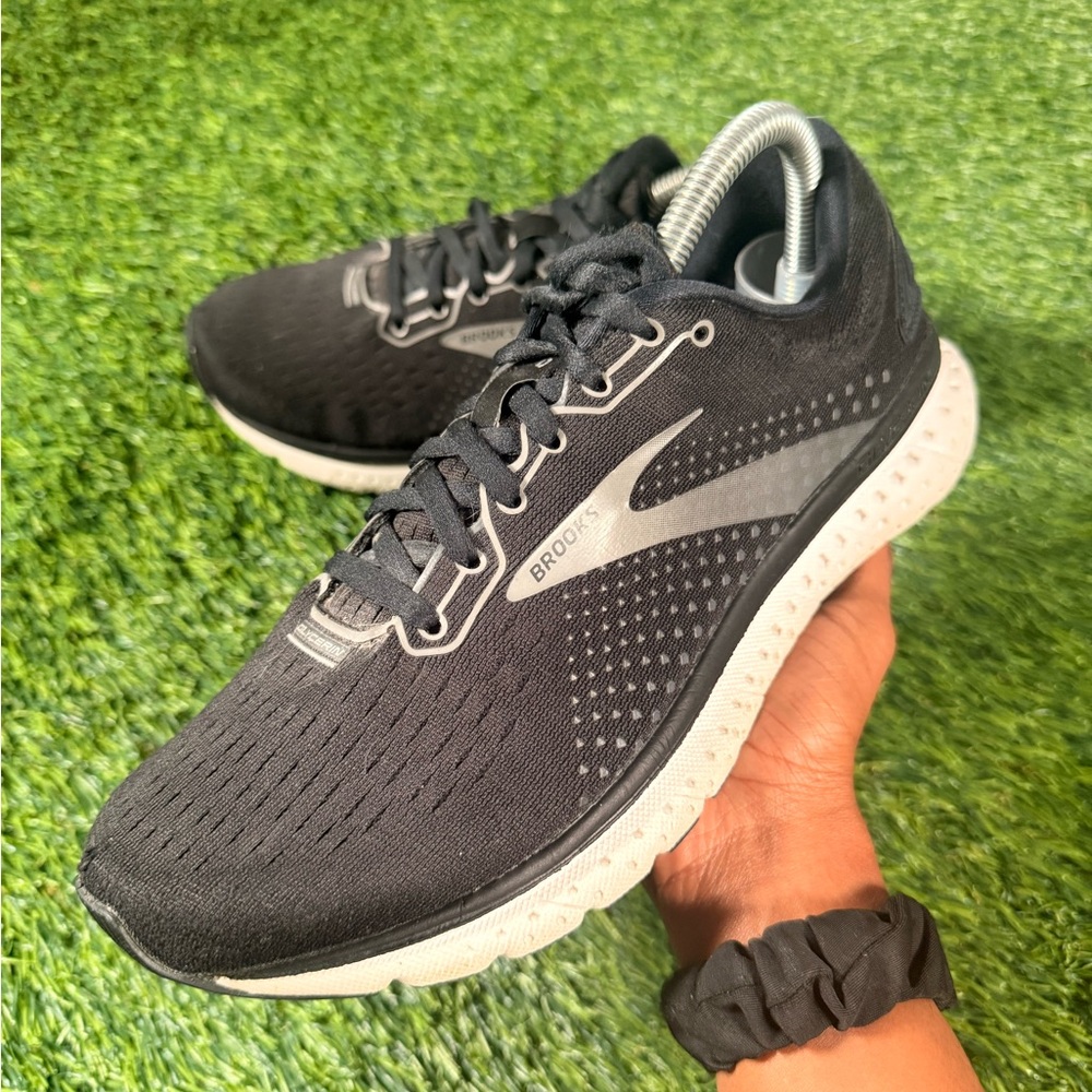 Brooks Women’s Glycerin 18 size 8 Black /White - Picture 2 of 9